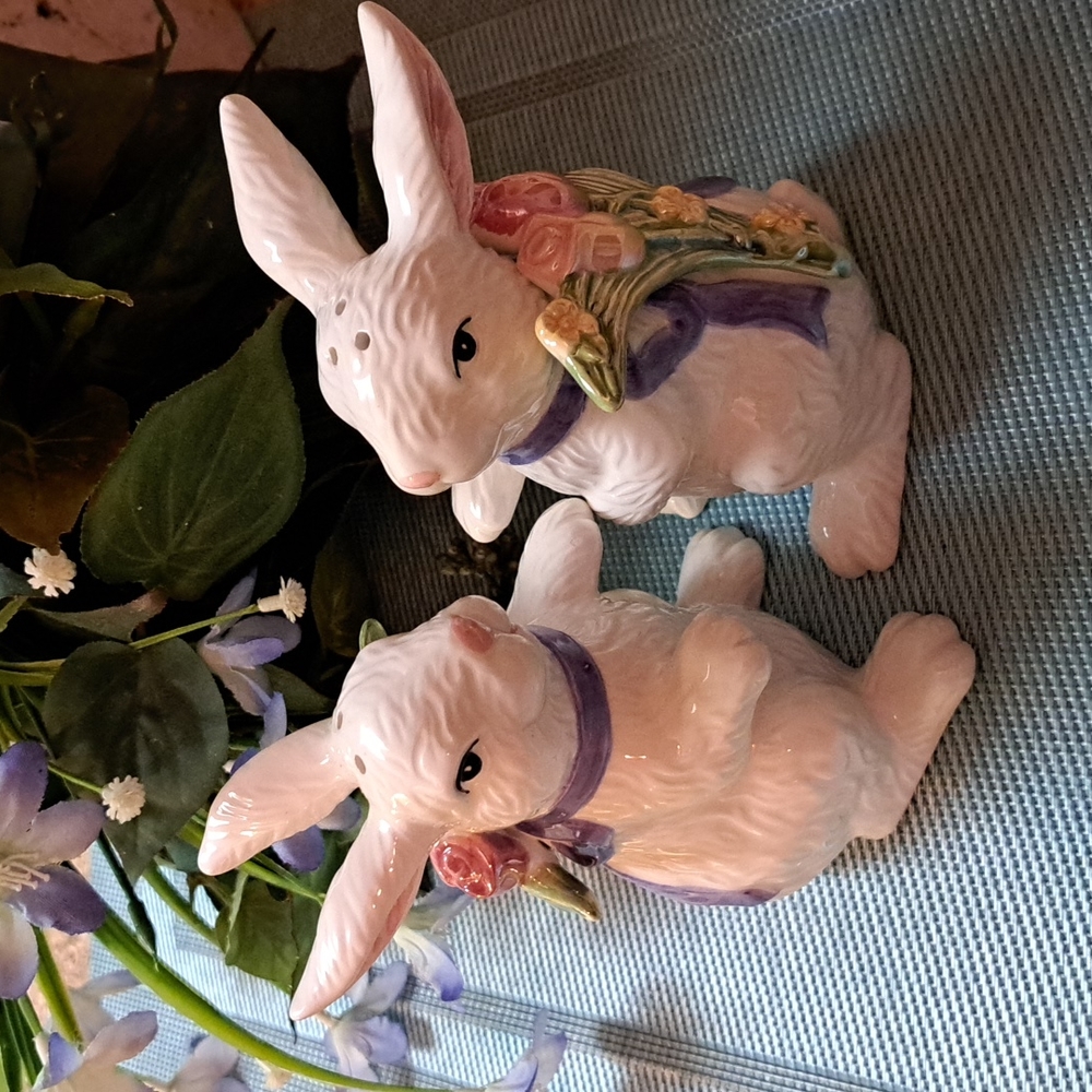 SALE!!  BELLE CASA SALT & PEPPER SHAKERS BY GANZ